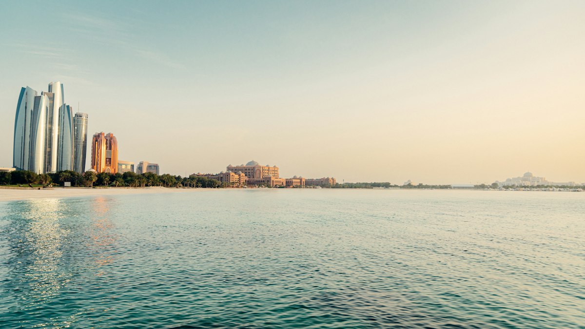 Fixed vs Variable Rate Mortgage in Abu Dhabi Bank: Making the Right Choice for Your Home Loan